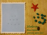 Флажки "Новогодние елочки". Аппликация из пластилина для детей от 2 лет.